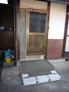 滋賀県米原市・岐阜県関ヶ原町・垂井町・大垣市・上石津町・養老町・床・勝手口・左官・上貼り・床工事・廊下・バリアフリー