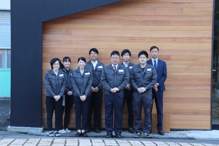 スタッフ集合写真 (1)